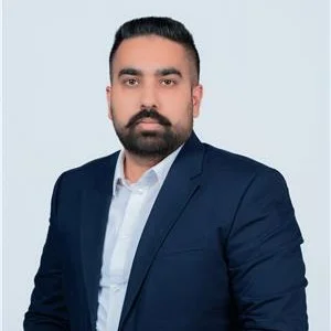 Image of Nav Mavi, Associate